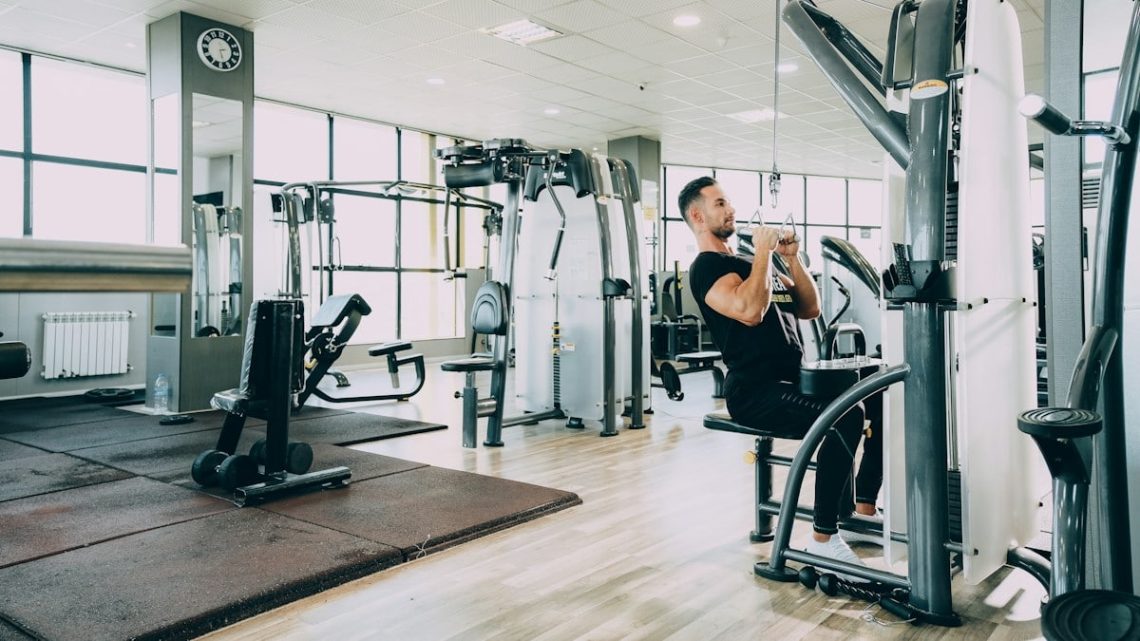 Ares Sports Club is one of the best equipped clubs in Karaj. The club is built on 6 floors and provides services to men and women at the same time. This project was photographed in 2018 by Sam Moqadam.